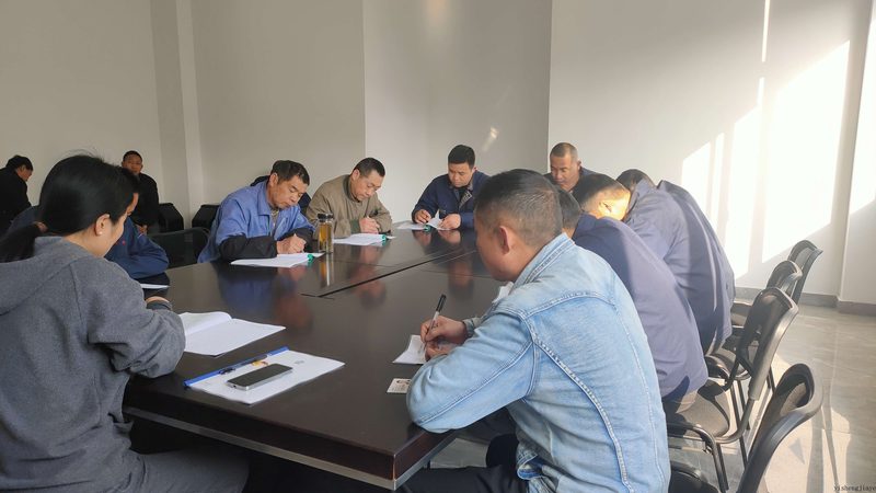 关注指标：课时、师资与教学模式