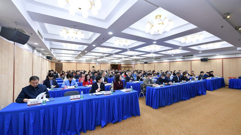 在选择网络课程互动方案时，报价是一个重要考量因素。以下是一些关键要点：